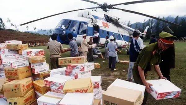 Câu Chuyện Bà Già Ăn Mày Cúng Đèn Dầu: Toàn Tập Ý Nghĩa, Công Đức Và Cách Cúng Đúng Pháp
