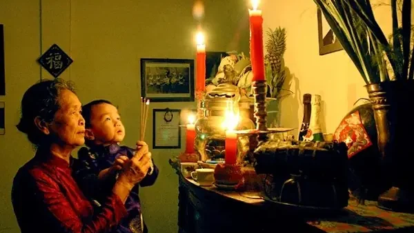 Bài Cúng 16: Văn Khấn Thần Linh Và Gia Tiên Đầy Đủ, Kèm Lễ Vật