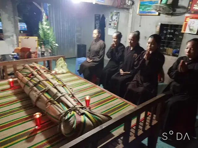 Bài Cúng Đám Giỗ Cho Người Đã Mất Trong Phật Giáo Hòa Hảo: Lời Đọc Và Cách Cầu Nguyện Bài Cúng Đám Giỗ Cho Người Đã Mất Trong Phật Giáo Hòa Hảo: Lời Đọc Và Cách Cầu Nguyện