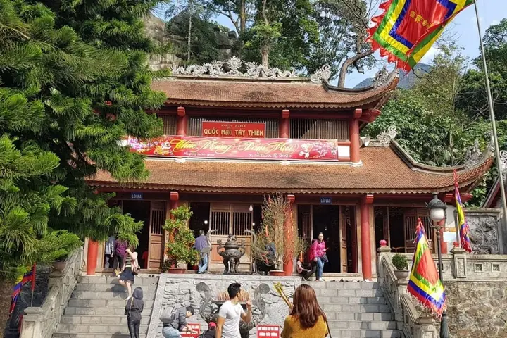 Hướng Dẫn Bài Cúng Đầu Năm Ngoài Trời Tại Chùa: Văn Khấn Chuẩn, Thứ Tự Hành Lễ & Lễ Vật Đầy Đủ Hướng Dẫn Bài Cúng Đầu Năm Ngoài Trời Tại Chùa: Văn Khấn Chuẩn, Thứ Tự Hành Lễ & Lễ Vật Đầy Đủ