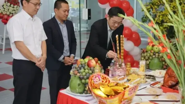 Bài Cúng Đầu Năm Ở Cơ Quan, Xí Nghiệp: Mẫu Văn Khấn Đúng Phong Tục