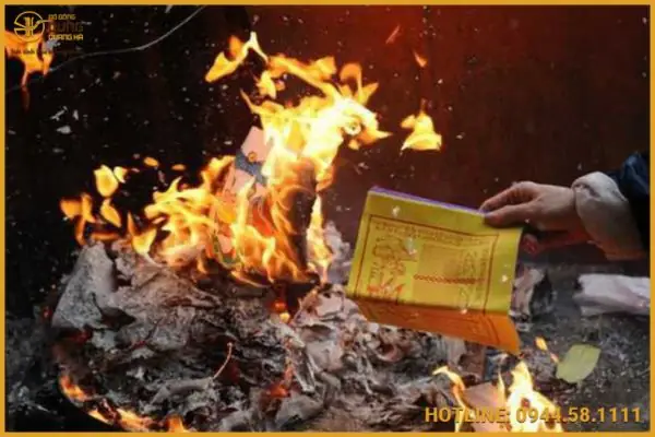 Mẫu Bài Cúng Hạ Rạp (hạ Lễ, Hạ Nêu) Chuẩn Nhất: Văn Khấn, Lễ Vật, Nghi Thức & Lưu Ý Quan Trọng