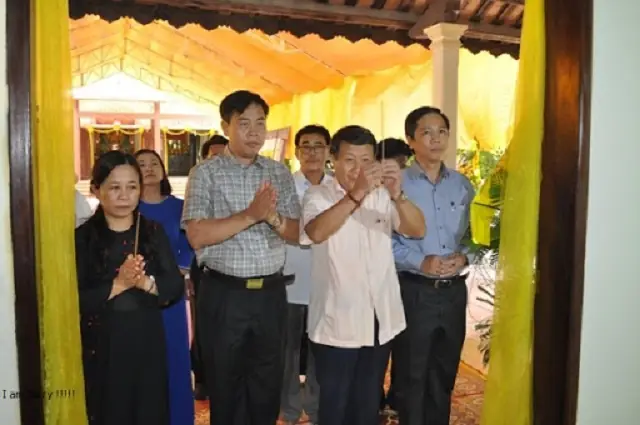 Hướng Dẫn Cách Viết Bao Thư Cúng Điếu (phong Bì Phúng Viếng) Chuẩn Lễ Nghĩa: Mẫu Theo Vai Vế, Lời Viếng & Lưu Ý Tiền Phúng Hướng Dẫn Cách Viết Bao Thư Cúng Điếu (phong Bì Phúng Viếng) Chuẩn Lễ Nghĩa: Mẫu Theo Vai Vế, Lời Viếng & Lưu Ý Tiền Phúng