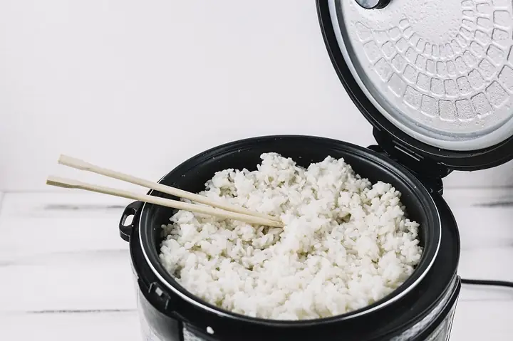 Nguy Cơ Nhiễm Khuẩn Từ Gạo Và Cơm Chưa Chín Kỹ Là Gì? Nguy Cơ Nhiễm Khuẩn Từ Gạo Và Cơm Chưa Chín Kỹ Là Gì?