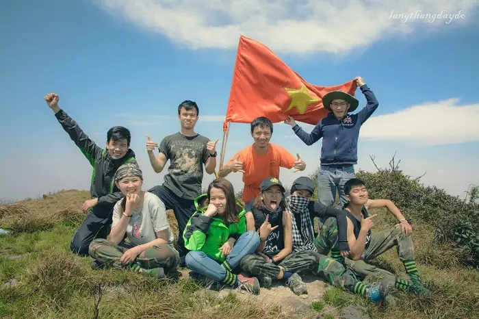 Kinh Nghiệm Trekking Chinh Phục Đỉnh Lùng Cúng 2913m Từ A-Z: Lịch Trình, Cung Đường, Thời Điểm & Chi Phí Chi Tiết Kinh Nghiệm Trekking Chinh Phục Đỉnh Lùng Cúng 2913m Từ A-Z: Lịch Trình, Cung Đường, Thời Điểm & Chi Phí Chi Tiết