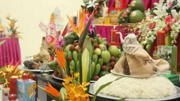 Sau 50 Ngày Cúng, Có Nên Chuyển Bàn Thờ Vong Lên Bàn Thờ Gia Tiên Và Cúng Tiếp?