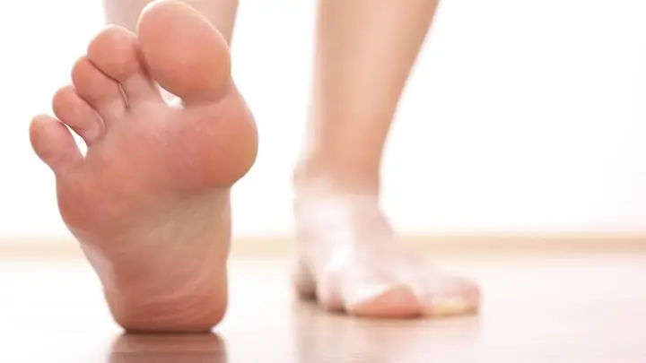 Tê Bì Tay Chân: Nguyên Nhân, Triệu Chứng, Cách Điều Trị Và Dấu Hiệu Cảnh Báo Nguy Hiểm Tê Bì Tay Chân: Nguyên Nhân, Triệu Chứng, Cách Điều Trị Và Dấu Hiệu Cảnh Báo Nguy Hiểm