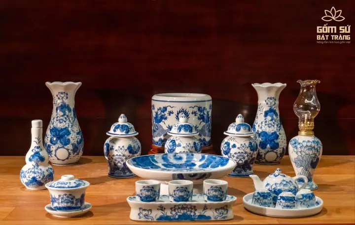 Hướng Dẫn Chọn Mua Bộ Đồ Thờ Cúng Nhỏ Cho Chung Cư, Nhà Phố: Chuẩn 13 Món, Chất Liệu, Kích Thước & Ý Nghĩa Họa Tiết