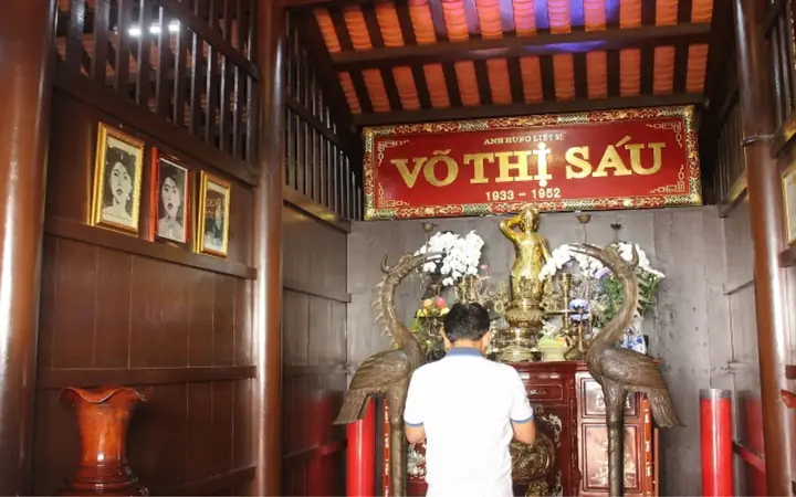 Lịch Cúng Cô Sáu Côn Đảo Chi Tiết: Ngày Giỗ Chính, Các Ngày Cúng Thường & Hướng Dẫn Lễ Chuẩn Tâm Linh