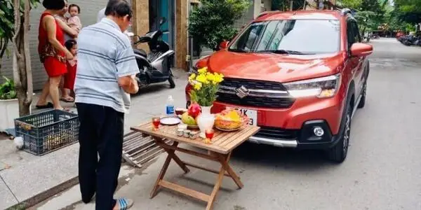 Hướng Dẫn Cách Cúng Xin Bán Xe, Cúng Xe Mới: Lễ Vật, Văn Khấn, Quy Trình Chuẩn 2025