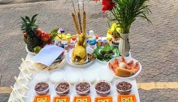 Cách Đặt Bình Bông Cúng Tất Niên: Nên Đặt Bên Trái Hay Bên Phải?
