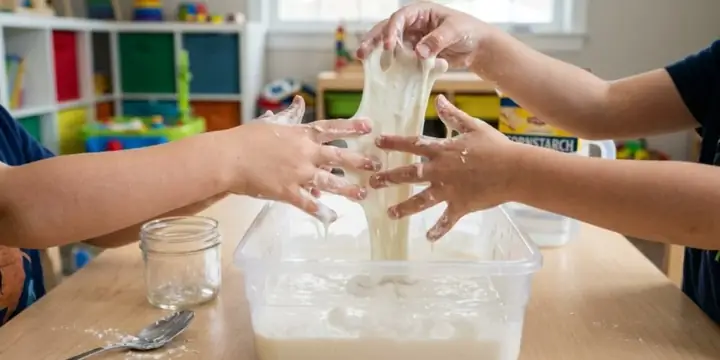 Cách Làm Slime Cứng Thành Dẻo Lại Như Mới: 5 Cách Hiệu Quả, An Toàn Tại Nhà Cách Làm Slime Cứng Thành Dẻo Lại Như Mới: 5 Cách Hiệu Quả, An Toàn Tại Nhà