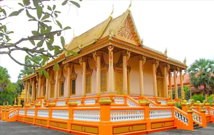 Hệ Thống Cấp Độ Thờ Cúng Phật Giáo: Thứ Bậc Phật - Bồ Tát, Nguyên Tắc Bài Trí Bàn Thờ Và Lộ Trình Thực Hành Hệ Thống Cấp Độ Thờ Cúng Phật Giáo: Thứ Bậc Phật - Bồ Tát, Nguyên Tắc Bài Trí Bàn Thờ Và Lộ Trình Thực Hành