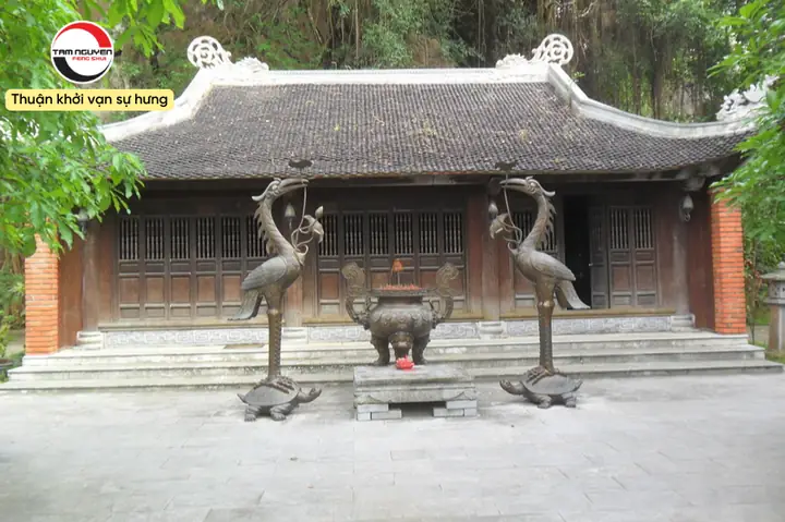 Hình Ảnh Hạc Đứng Trên Lưng Rùa Biểu Trưng Cho Sự Trường Thọ