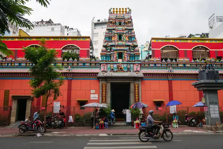 Chùa Bà Ấn Độ Cúng Gì? Lễ Vật Và Cách Cúng Tại Đền Mariamman Chùa Bà Ấn Độ Cúng Gì? Lễ Vật Và Cách Cúng Tại Đền Mariamman