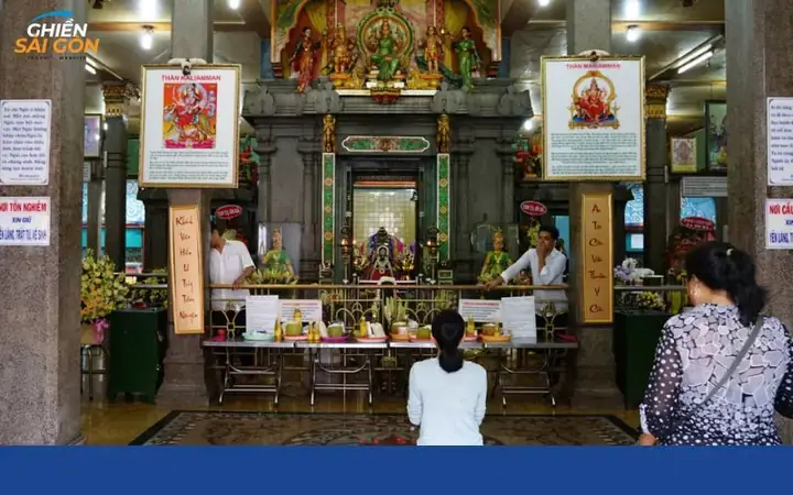 Chùa Bà Ấn Độ Cúng Gì? Lễ Vật Và Cách Cúng Tại Đền Mariamman Chùa Bà Ấn Độ Cúng Gì? Lễ Vật Và Cách Cúng Tại Đền Mariamman