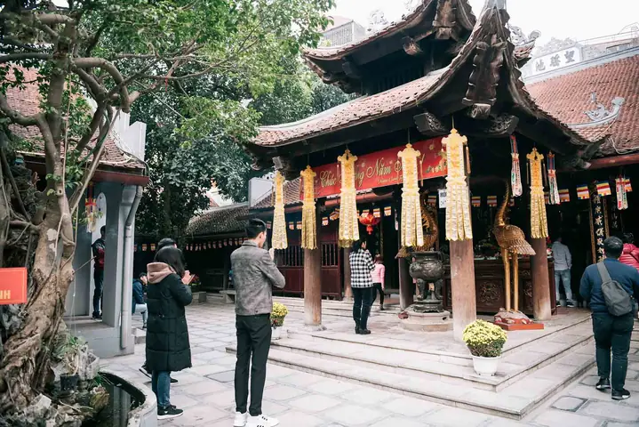 Hướng Dẫn Chuẩn Bị Lễ Cúng Chùa Minh Hương Đầy Đủ: Lễ Vật, Văn Khấn, Thứ Tự Hành Lễ Chuẩn Tâm Linh Hướng Dẫn Chuẩn Bị Lễ Cúng Chùa Minh Hương Đầy Đủ: Lễ Vật, Văn Khấn, Thứ Tự Hành Lễ Chuẩn Tâm Linh