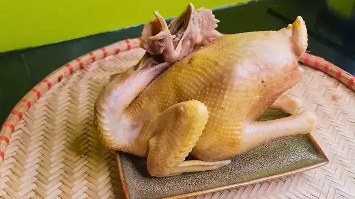 Có Nên Cúng Gà Chân Đen Không? Lý Do, Ý Nghĩa Và Cách Chọn Gà Cúng