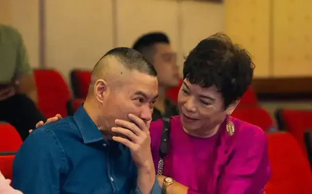 NSND Công Lý Cúng Tổ Nghề Sân Khấu: Sự Kiện, Ý Nghĩa Và Nghi Thức NSND Công Lý Cúng Tổ Nghề Sân Khấu: Sự Kiện, Ý Nghĩa Và Nghi Thức