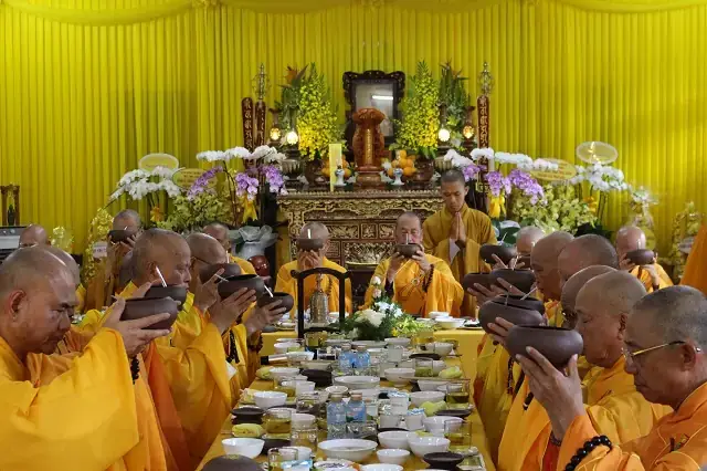 Hướng Dẫn Cúng Dàn Trai Tăng Đầy Đủ: Nghi Thức, Văn Khấn, Ý Nghĩa Công Đức Và Lưu Ý Quan Trọng Hướng Dẫn Cúng Dàn Trai Tăng Đầy Đủ: Nghi Thức, Văn Khấn, Ý Nghĩa Công Đức Và Lưu Ý Quan Trọng