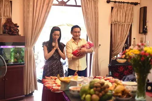 Hướng Dẫn Chi Tiết Lễ Cúng Đầy Tháng Con Gái Theo Phong Cách Trịnh Kim Chi: Mâm Cúng, Nghi Thức, Văn Khấn Chuẩn Truyền Thống