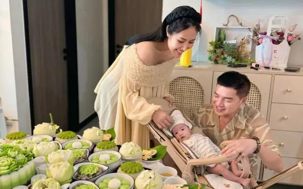 Hướng Dẫn Lễ Cúng Đầy Tháng Người Hà Nội Chi Tiết: Thời Gian, Mâm Cúng, Văn Khấn, Nghi Thức Chuẩn Miền Bắc Hướng Dẫn Lễ Cúng Đầy Tháng Người Hà Nội Chi Tiết: Thời Gian, Mâm Cúng, Văn Khấn, Nghi Thức Chuẩn Miền Bắc