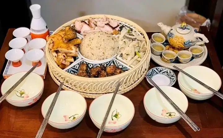 Cách Sắp Xếp Thứ Tự Rượu - Nước - Trà Trên Bàn Thờ Đúng Chuẩn: Quy Tắc Trái Phải, Số Lượng Chén Và Nghi Thức Rót Cách Sắp Xếp Thứ Tự Rượu - Nước - Trà Trên Bàn Thờ Đúng Chuẩn: Quy Tắc Trái Phải, Số Lượng Chén Và Nghi Thức Rót