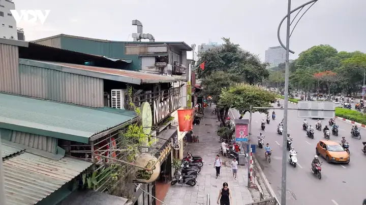 Hướng Dẫn Toàn Diện Bài Nguyện Cúng Dường Đèn Bơ Tiếng Phạn: Văn Bản, Dịch Nghĩa, Nghi Thức Và Công Đức