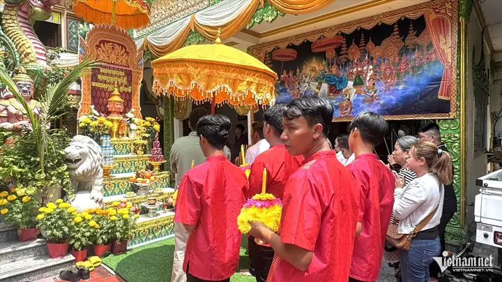 Cách Cúng Giao Thừa 2027: Văn Khấn, Mâm Cúng Và Thời Điểm Chính Xác Mới Năm Mới Cách Cúng Giao Thừa 2027: Văn Khấn, Mâm Cúng Và Thời Điểm Chính Xác Mới Năm Mới