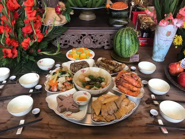 Cúng Giao Thừa Quay Mặt Vào Trong Hay Ra Ngoài? Cúng Giao Thừa Quay Mặt Vào Trong Hay Ra Ngoài?