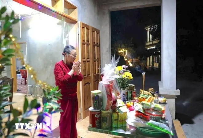 Cúng Giao Thừa Ở Phòng Trọ: Nên Không? Hướng Dẫn Tối Giản Đúng Phong Thủy Cho Người Thuê Cúng Giao Thừa Ở Phòng Trọ: Nên Không? Hướng Dẫn Tối Giản Đúng Phong Thủy Cho Người Thuê