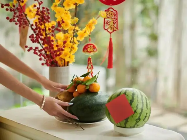 Hướng Dẫn Cúng Làm Ăn Ngày Tết Đầy Đủ: Thời Gian, Mâm Cỗ, Văn Khấn 3 Lễ Lớn & Lưu Ý Quan Trọng Hướng Dẫn Cúng Làm Ăn Ngày Tết Đầy Đủ: Thời Gian, Mâm Cỗ, Văn Khấn 3 Lễ Lớn & Lưu Ý Quan Trọng