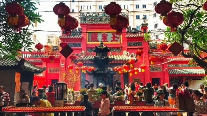 Hướng Dẫn Cúng Mùng 9 (vía Trời/ngọc Hoàng): Giờ Cúng Chuẩn, Lễ Vật, Văn Khấn Và Nghi Thức Trọn Vẹn Hướng Dẫn Cúng Mùng 9 (vía Trời/ngọc Hoàng): Giờ Cúng Chuẩn, Lễ Vật, Văn Khấn Và Nghi Thức Trọn Vẹn