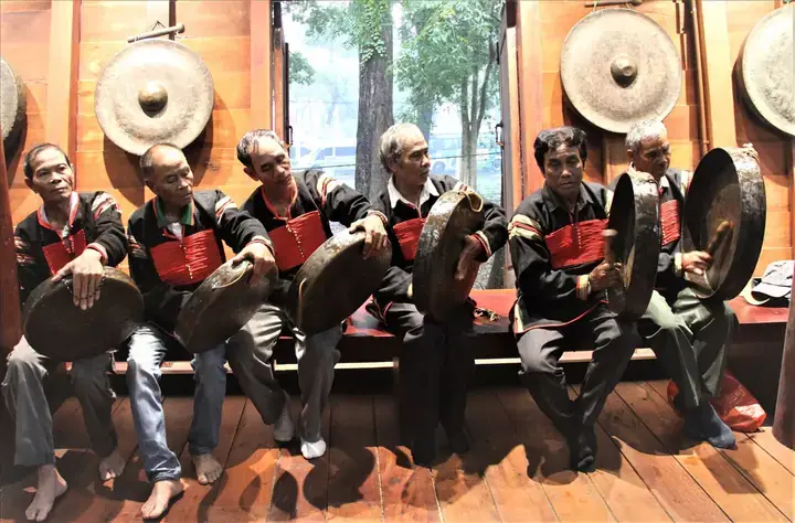 Tổng Hợp Từ Vựng & Cách Dịch "cúng Nhà Mới" Sang Tiếng Anh: Housewarming, House Blessing, Lời Chúc & Quy Trình Chi Tiết