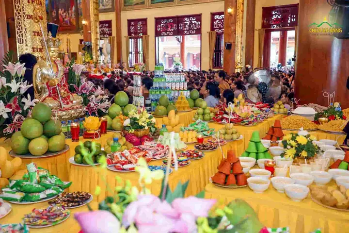 Hướng Dẫn Cúng Lễ Tại Chùa Bà Vàng: Nghi Thức, Văn Khấn, Sắm Lễ Và Quy Trình Đăng Ký Chi Tiết Nhất Hướng Dẫn Cúng Lễ Tại Chùa Bà Vàng: Nghi Thức, Văn Khấn, Sắm Lễ Và Quy Trình Đăng Ký Chi Tiết Nhất