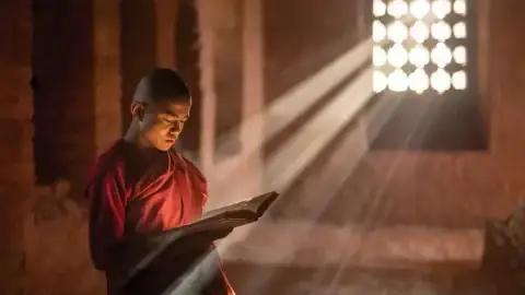 Ăn Trước Khi Cúng Phật Có Được Không? Quy Tắc "dâng Trước Hưởng Sau" Và Những Lưu Ý Quan Trọng Ăn Trước Khi Cúng Phật Có Được Không? Quy Tắc "dâng Trước Hưởng Sau" Và Những Lưu Ý Quan Trọng