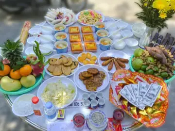 Cúng Rằm Tháng 7 Ở Ngoài Trước Cửa Có Được Không? Quy Tắc Đặt Mâm, Lễ Vật Và Văn Khấn Chuẩn Chỉnh