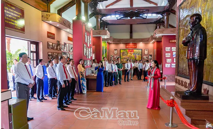 Cúng Tạ Ơn Bác Hồ Là Gì? Cách Chuẩn Nhất Từ A-Z Cho Người Mới