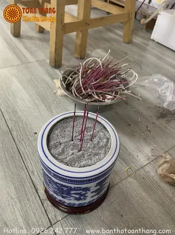 Nên Tỉa Chân Hương Trước Hay Sau Cúng Ông Táo? Đáp Án Chuẩn & Quy Trình Làm Đúng