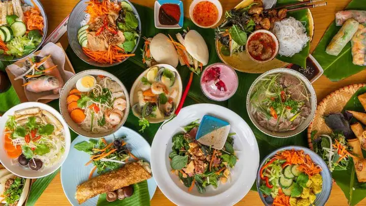 Cúng Tất Niên Buổi Sáng Hay Chiều: Giờ Hoàng Đạo Chuẩn & Nguyên Tắc Chọn Khung Giờ Phù Hợp Cúng Tất Niên Buổi Sáng Hay Chiều: Giờ Hoàng Đạo Chuẩn & Nguyên Tắc Chọn Khung Giờ Phù Hợp