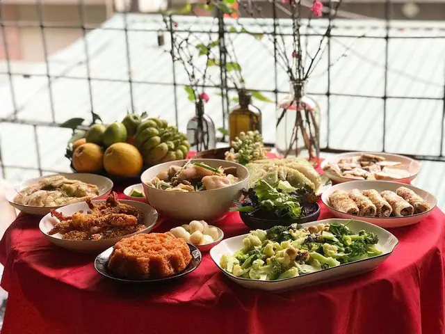 Cách Làm Sau Khi Cúng Tất Niên: Hóa Vàng, Bầy Mâm Và Quy Trình Chuẩn Bị Lễ Giao Thừa Cho Gia Đình Việt Nam Cách Làm Sau Khi Cúng Tất Niên: Hóa Vàng, Bầy Mâm Và Quy Trình Chuẩn Bị Lễ Giao Thừa Cho Gia Đình Việt Nam