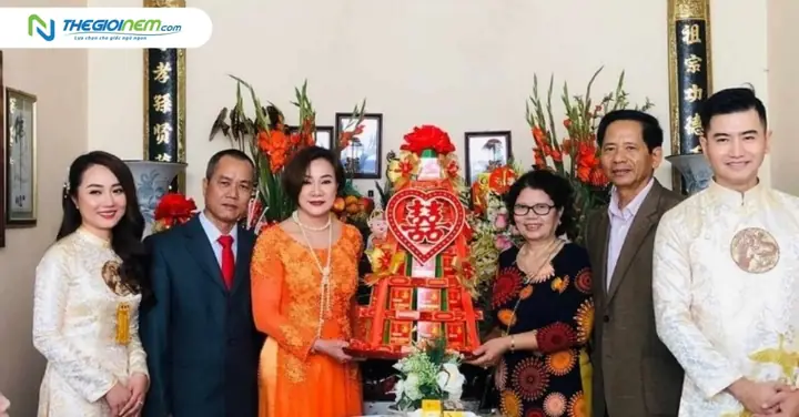 Hướng Dẫn Cúng Tổ Tiên Ngày Đám Hỏi/ăn Hỏi: Trình Tự, Văn Khấn Chuẩn Bắc - Nam, Lễ Vật Và Lưu Ý Quan Trọng Hướng Dẫn Cúng Tổ Tiên Ngày Đám Hỏi/ăn Hỏi: Trình Tự, Văn Khấn Chuẩn Bắc - Nam, Lễ Vật Và Lưu Ý Quan Trọng