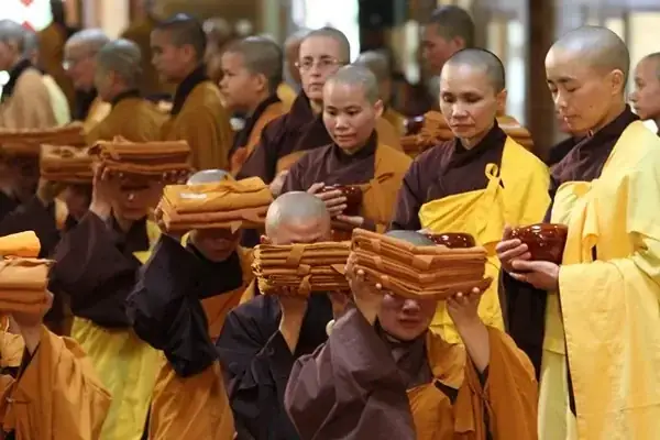 Chi Phí Cúng Trai Tăng Bao Nhiêu Tiền? Bảng Mức Bảo Trợ Tham Khảo & Cách Tính Toán Chi Tiết Theo Quy Mô Chi Phí Cúng Trai Tăng Bao Nhiêu Tiền? Bảng Mức Bảo Trợ Tham Khảo & Cách Tính Toán Chi Tiết Theo Quy Mô