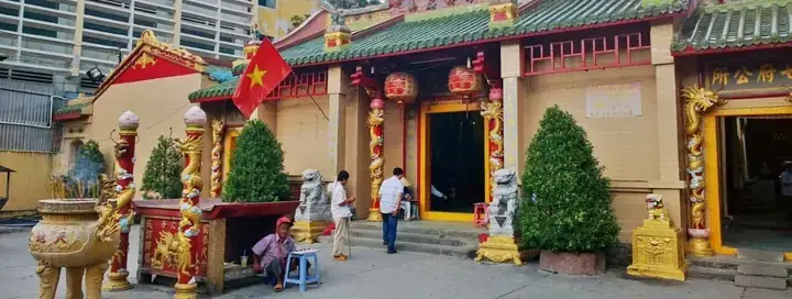 Hướng Dẫn Cúng Vái & Vay Trả Tiền Lộc Chùa Bà Thiên Hậu Bình Dương: Mâm Cúng, Văn Khấn, Trình Tự & Lưu Ý Toàn Diện Hướng Dẫn Cúng Vái & Vay Trả Tiền Lộc Chùa Bà Thiên Hậu Bình Dương: Mâm Cúng, Văn Khấn, Trình Tự & Lưu Ý Toàn Diện