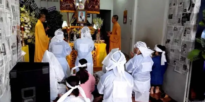 So Sánh Cúng Xả Tang Tại Nhà Hay Mộ: Tiêu Chí Chọn, Ưu/nhược Điểm & Quy Trình Chuẩn