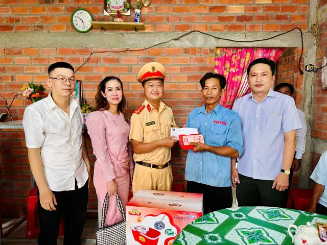 Lục Cúng Dường Là Gì? Ý Nghĩa 6 Lễ Vật, Nghi Thức Dâng Hoa, Lời Bài Hát & Video Tham Khảo Vu Lan/phật Đản