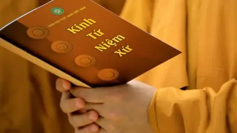 Cúng Sao Giải Hạn Có Đúng Phật Pháp Không? Quan Điểm Đức Phật & Cách Ứng Xử Đúng Đắn Khi Gặp Sao Hạn