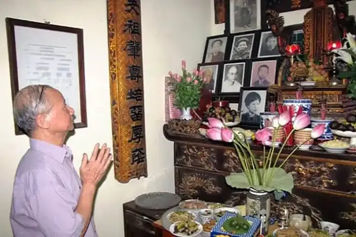 Văn Khấn Cúng Giỗ: Ý Nghĩa, Cấu Trúc Và Nghi Thức Chuẩn Theo Truyền Thống Văn Khấn Cúng Giỗ: Ý Nghĩa, Cấu Trúc Và Nghi Thức Chuẩn Theo Truyền Thống