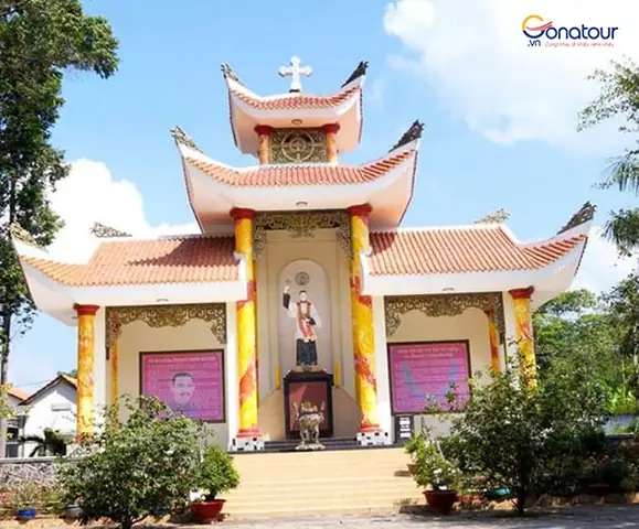 Hướng Dẫn Hành Hương Mộ Cha Diệp Khoai Xuan Chi Tiết: Lộ Trình, Nghi Thức, Xin Lễ & Chuẩn Bị