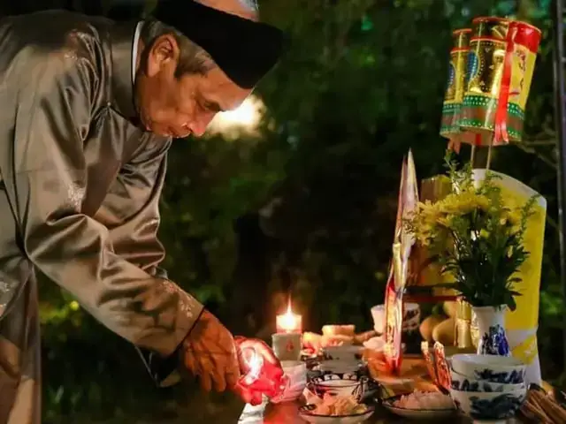 Dĩa Tam Sên Cúng Ở Ngã Ba: Ý Nghĩa Tâm Linh, Cách Chuẩn Bị Lễ Vật Và Nghi Lễ Hóa Giải Đúng Chuẩn